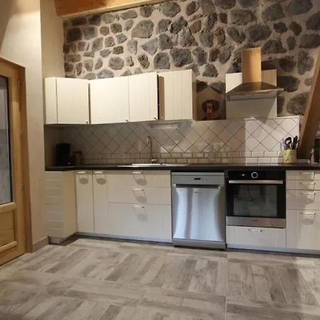 Confortable Pres De La Cascade De La Beaume Avec Terrasses Et Parking Privatif - Fr-1-582-30 *