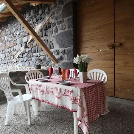 Confortable Pres De La Cascade De La Beaume Avec Terrasses Et Parking Privatif - Fr-1-582-30 * Solignac-sur-Loire