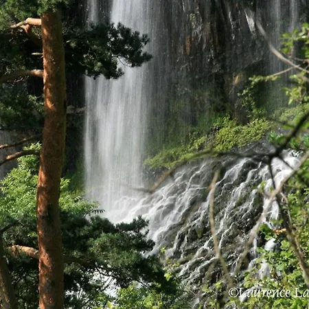 Confortable Pres De La Cascade De La Beaume Avec Terrasses Et Parking Privatif - Fr-1-582-30 *